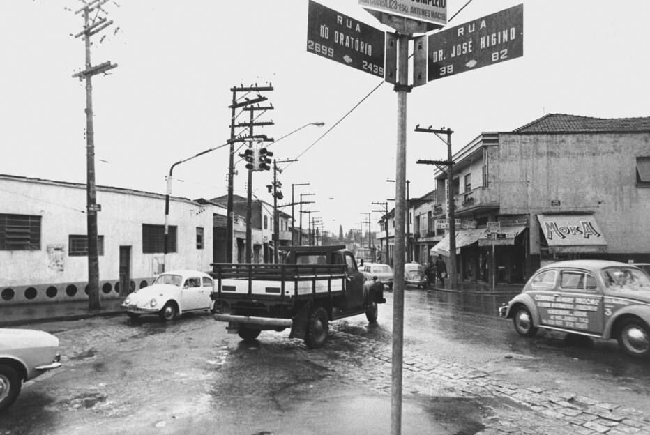 Esquina entre as ruas Oratório e Dr. José Higino - 1972
