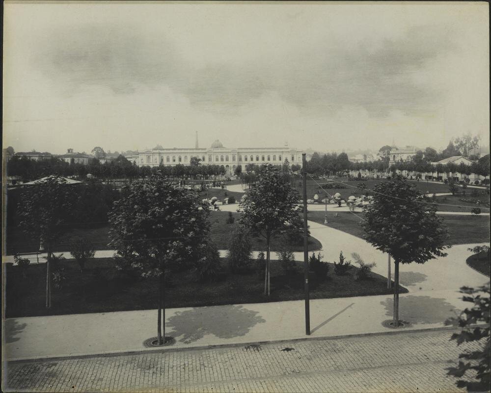Escola Normal e Praça da República - 1906